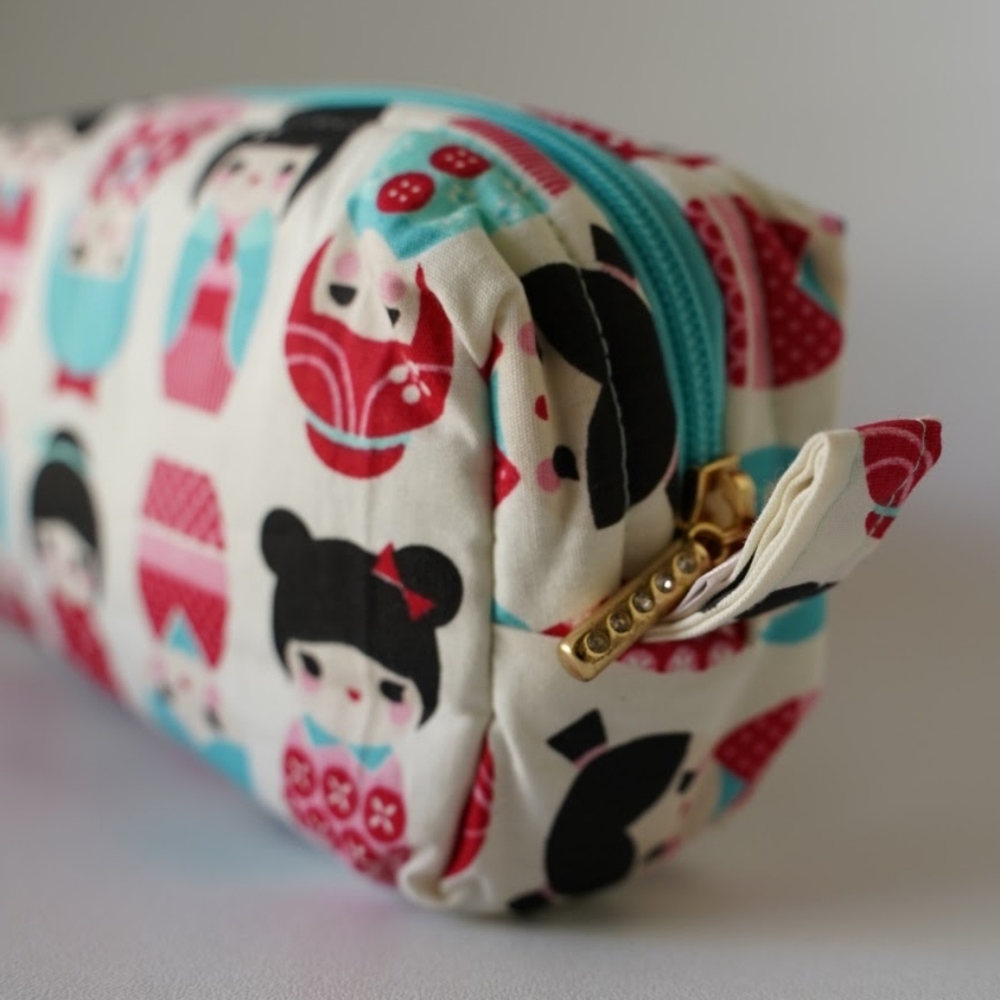 Japanese Dolls Geisha Makeup Pencil Zipped Pouch - Picture 2 of 6